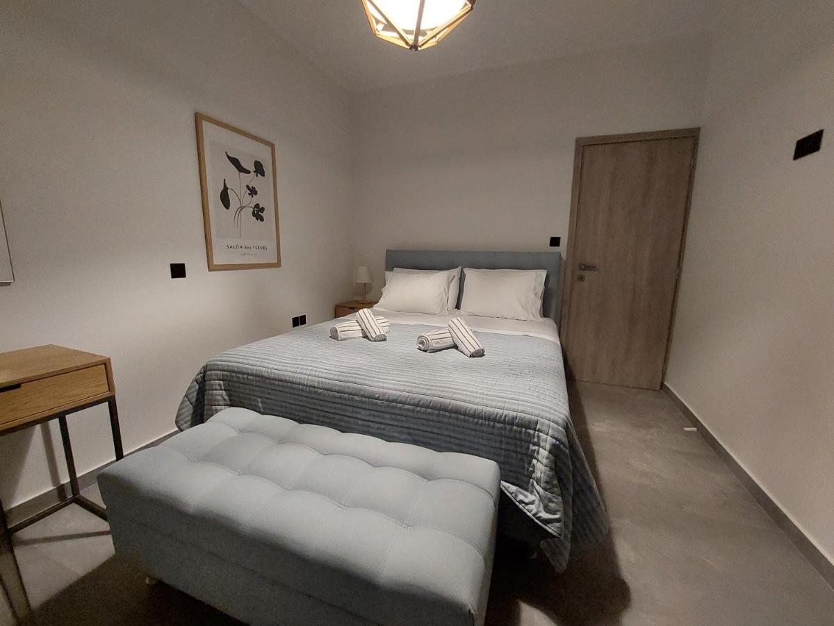 Christellie Luxury Apartment Кьятон Экстерьер фото