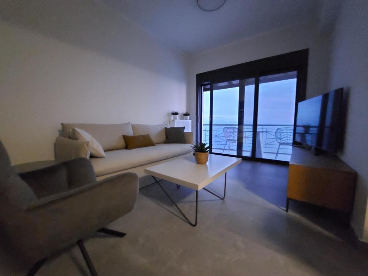 Christellie Luxury Apartment Кьятон Экстерьер фото