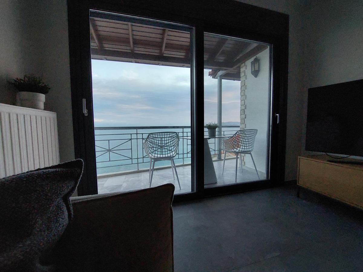 Christellie Luxury Apartment Кьятон Экстерьер фото