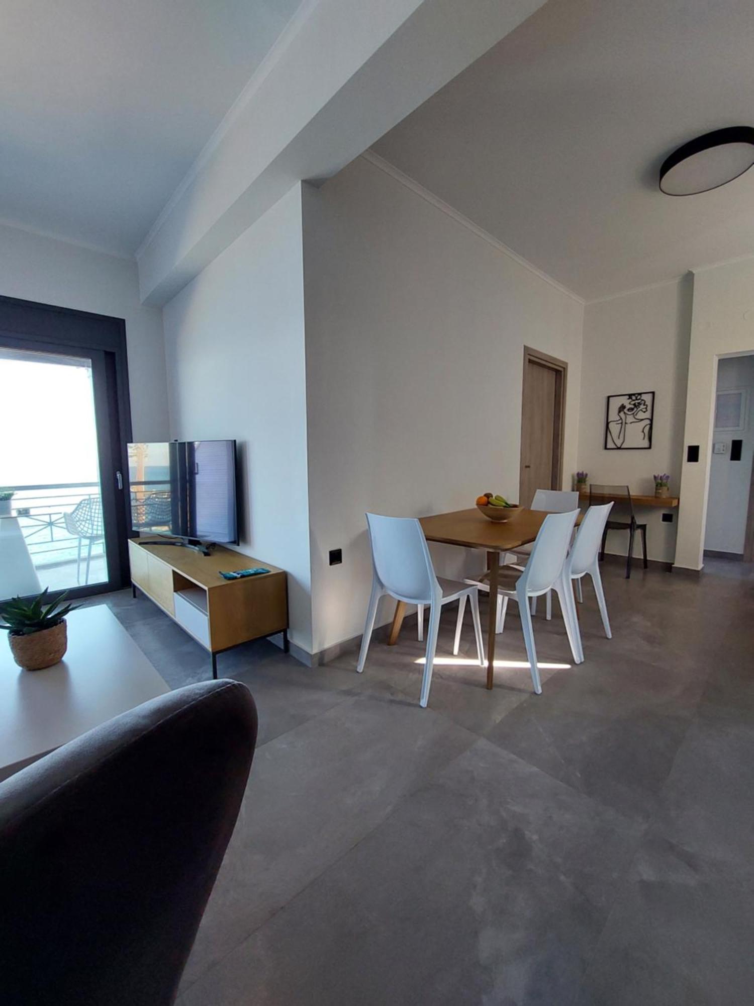 Christellie Luxury Apartment Кьятон Экстерьер фото