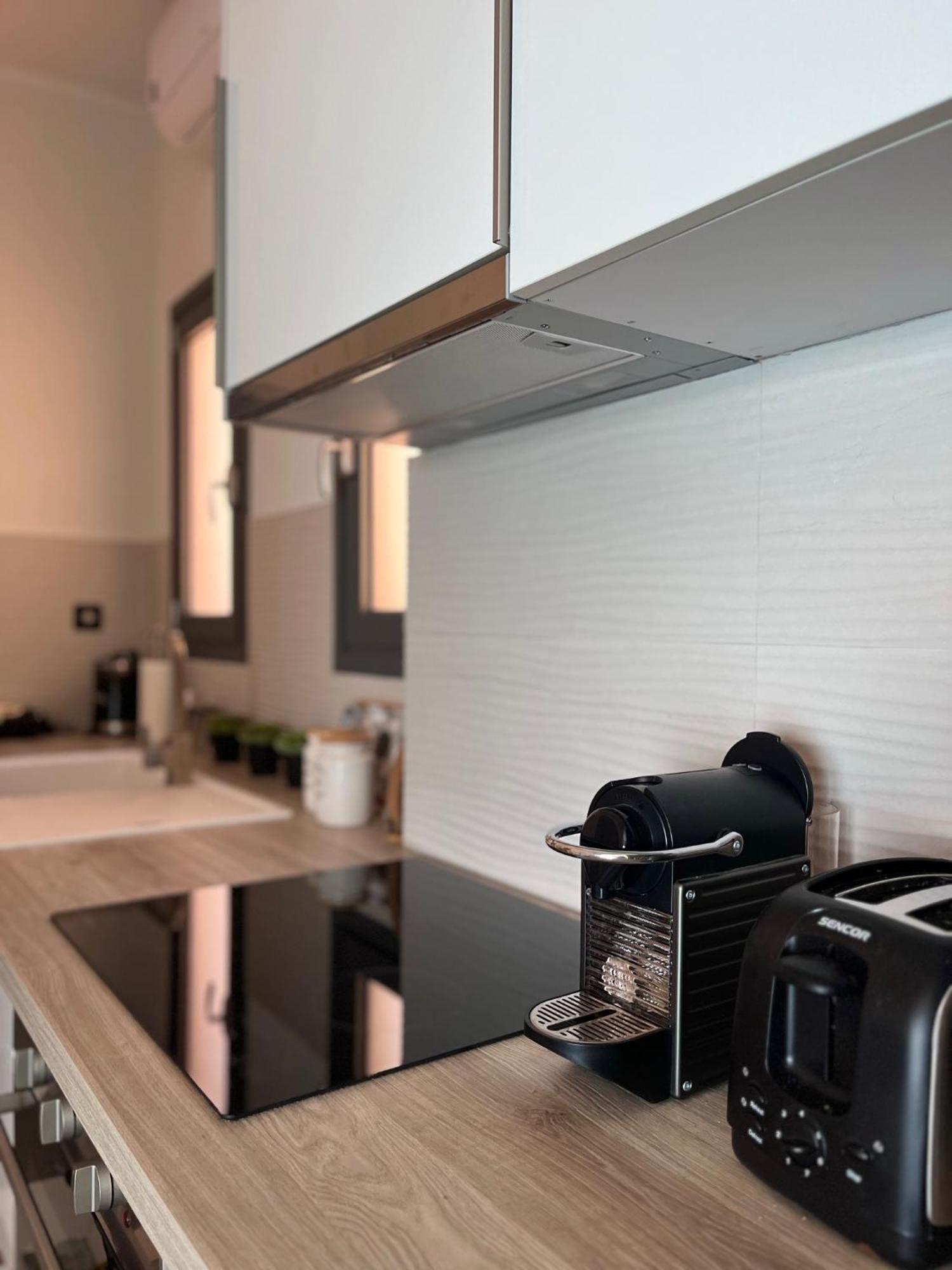 Christellie Luxury Apartment Кьятон Экстерьер фото